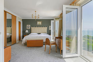 Bedroom- click for photo gallery